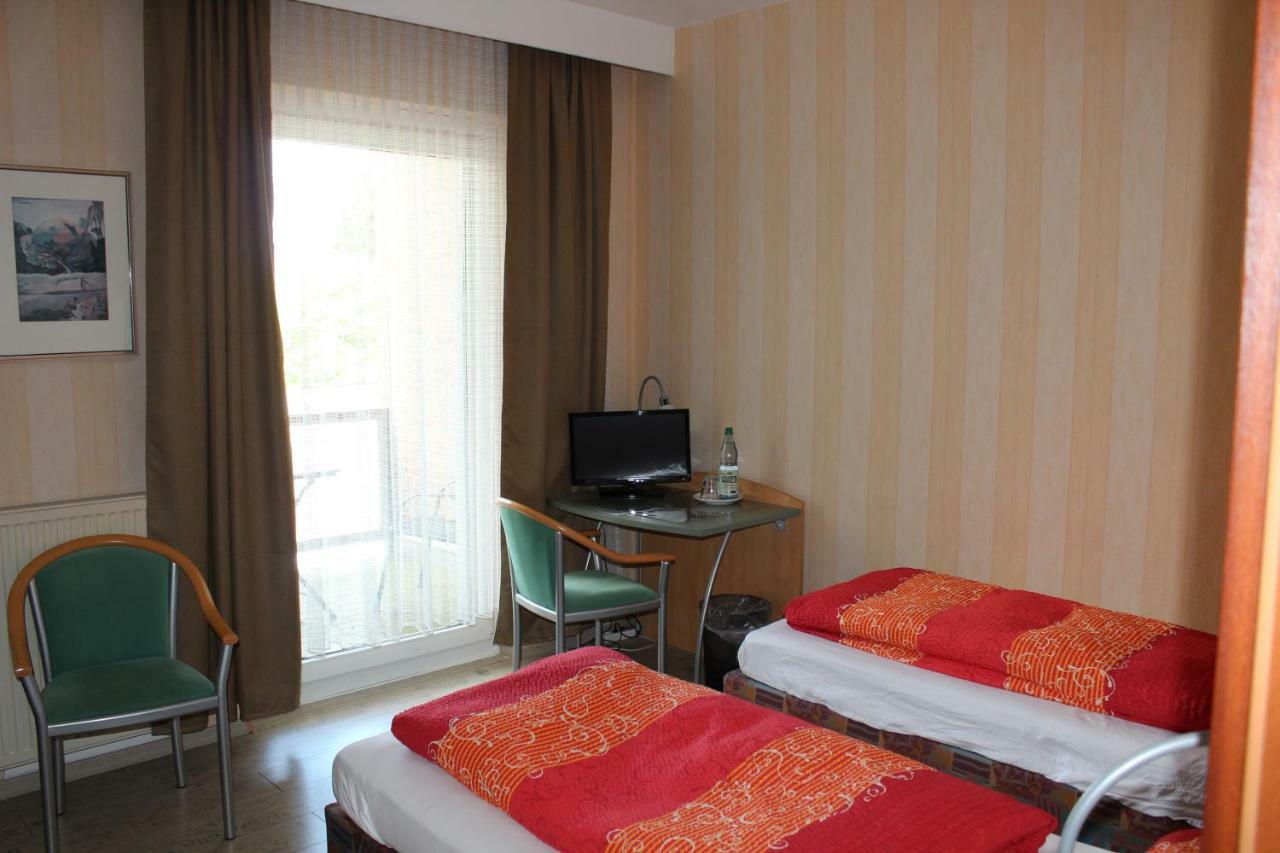 Hotelpension Am Thermalbad Bad Nenndorf Exterior foto